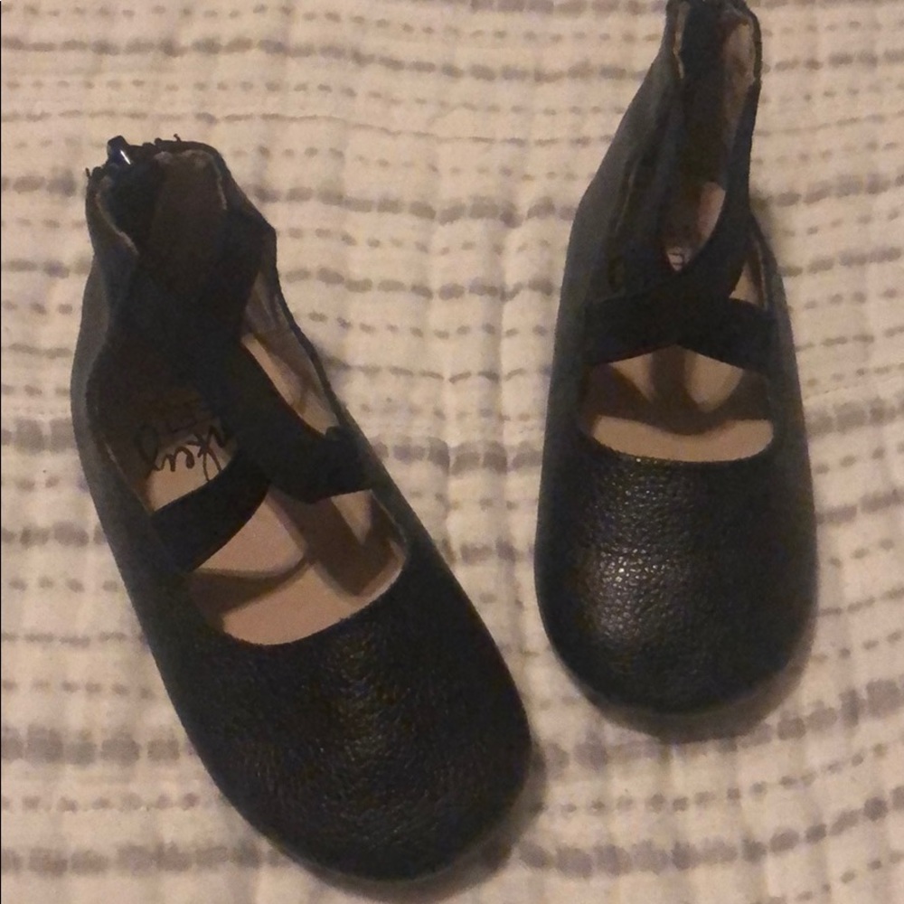 Monkey feet little girls shoe/sandal
